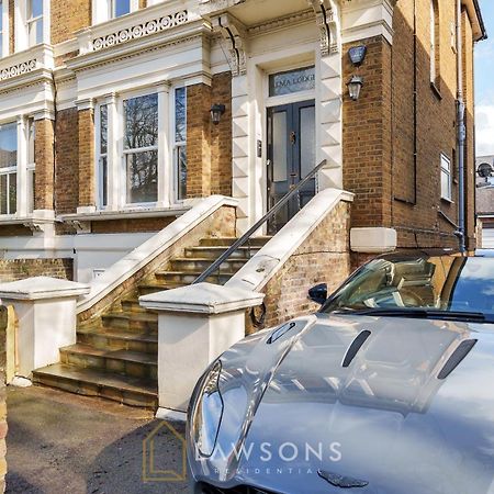 Ferienwohnung Loft Living By Lawsons With Parking Windsor Exterior foto