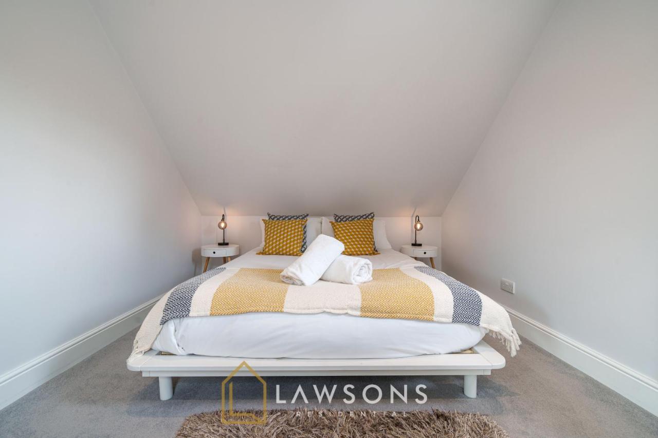 Ferienwohnung Loft Living By Lawsons With Parking Windsor Exterior foto
