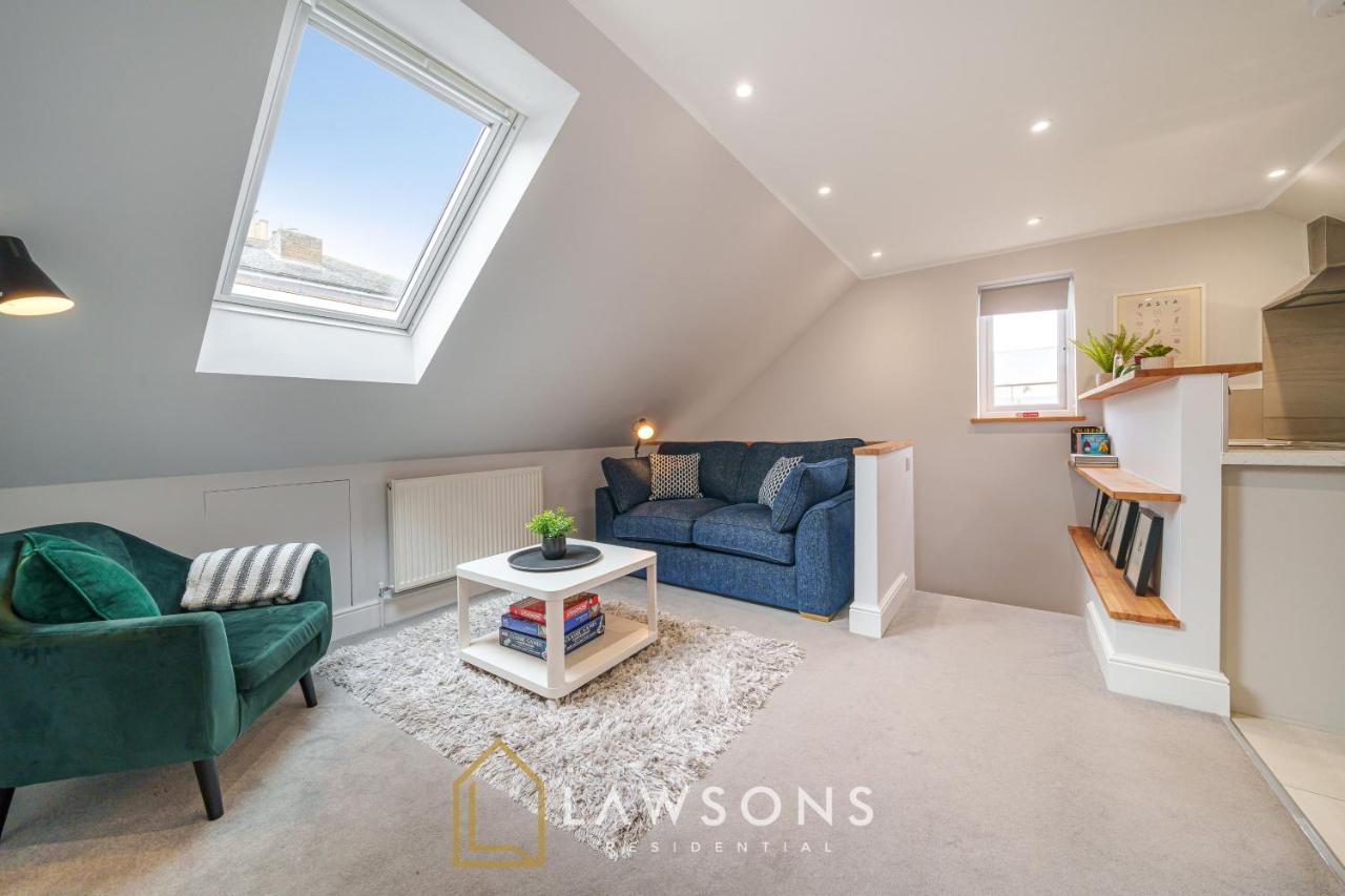 Ferienwohnung Loft Living By Lawsons With Parking Windsor Exterior foto